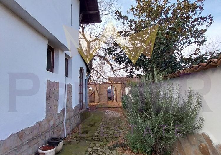 Двуетажна къща в с. Приселци, област Варна. -  - снимка 19 - Имоти Премиер