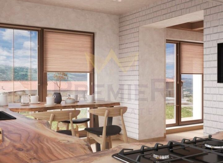 Двуетажна къща в с.Долище, обл. Варна - - снимка 6 - Имоти Премиер