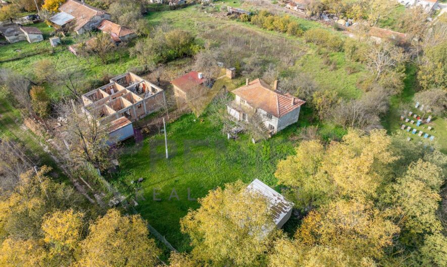 Двуетажна къща  в с.Водица. -  - снимка 10 - Имоти Премиер