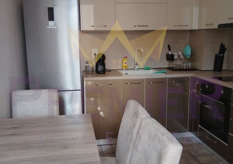 Двустаен апартамент до у-ще Л.Каравелов -  - снимка 6 - Имоти Премиер