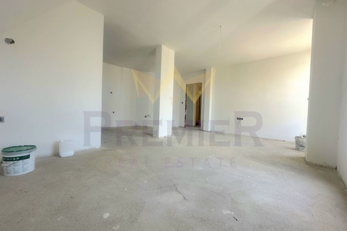 Тристаен апартамент в кв.Витоша - ИМОТИ ПРЕМИЕР - Агенция за недвижими имоти