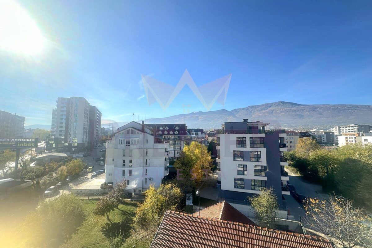 Тристаен апартамент в кв.Витоша - ИМОТИ ПРЕМИЕР - Агенция за недвижими имоти