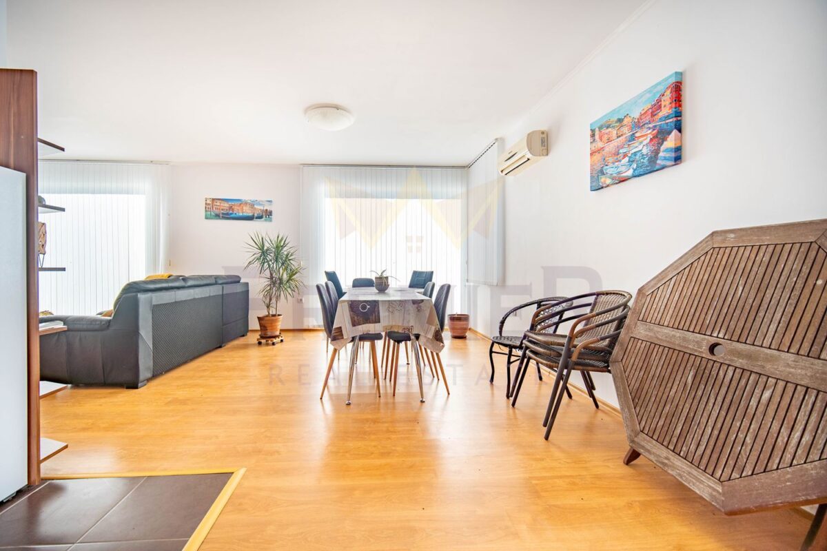 Самостоятелна едноетажна къща с двор в затворен комплекс с морска панорама до с. Кранево. - ИМОТИ ПРЕМИЕР - Агенция за недвижими имоти