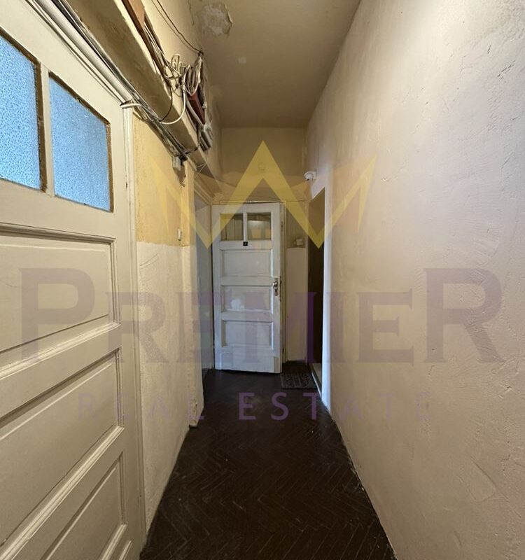 ДВУСТАЕН АПАРТАМЕНТ ЦЕНТЪР - ИМОТИ ПРЕМИЕР - Агенция за недвижими имоти