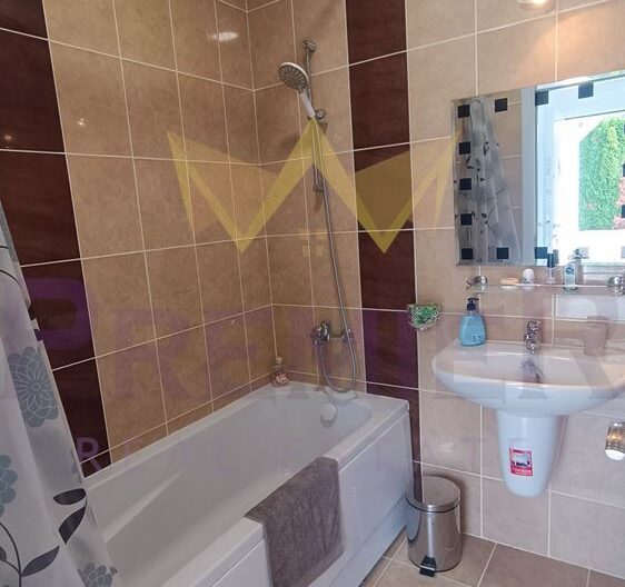 Едноетажна стилна къща тип близнак с дврор и морска панорам край с. Кранево, общ. Балчик, обл. Добрич - - снимка 7 - Имоти Премиер