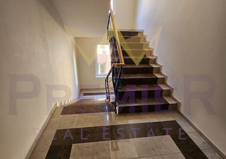 Елегантен тристаен апартамент в кв.Оборище -  - снимка 14 - Имоти Премиер