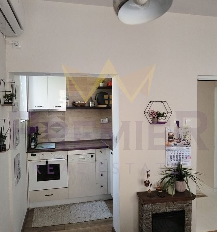 Етаж от къща със самостоятелен вход,кв.Ветрен - ИМОТИ ПРЕМИЕР - Агенция за недвижими имоти