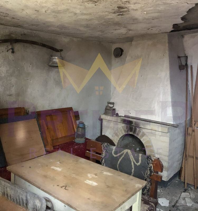 Двуетажна къща в гр. Вълчи дол, обл.Варна - ИМОТИ ПРЕМИЕР - Агенция за недвижими имоти