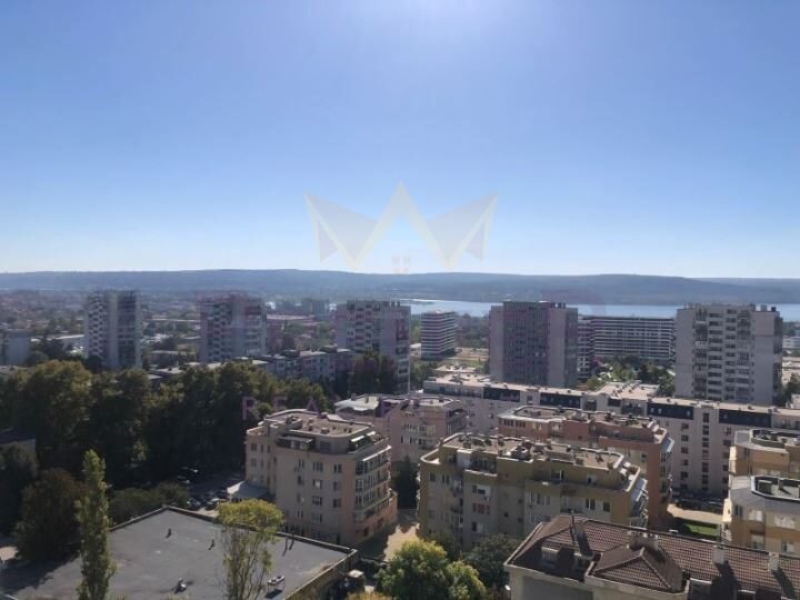 ПРОСТОРЕН ЧЕТИРИСТАЕН АПАРТАМЕНТ С НЕВЕРОЯТНА ГЛЕДКА - ИМОТИ ПРЕМИЕР - Агенция за недвижими имоти