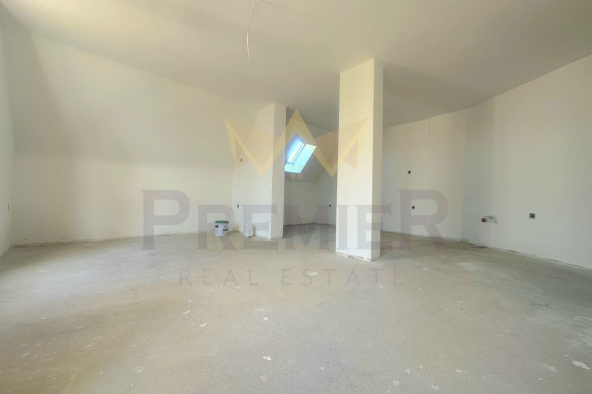 Тристаен апартамент в кв.Витоша - ИМОТИ ПРЕМИЕР - Агенция за недвижими имоти