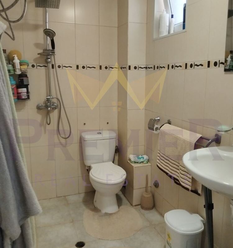 Етаж от къща със самостоятелен вход,кв.Ветрен - ИМОТИ ПРЕМИЕР - Агенция за недвижими имоти