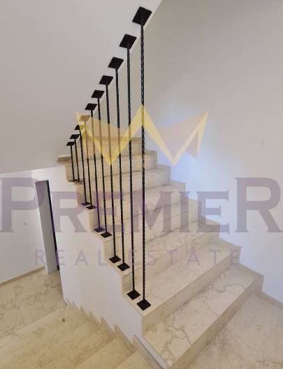 Голям тристаен апартамент, кв. Галата, гр. Варна - - снимка 18 - Имоти Премиер