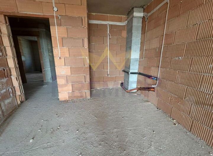 Голям тристаен апартамент с панорамна гледка, ж.к. Възраждане 3, гр. Варна -  - снимка 6 - Имоти Премиер