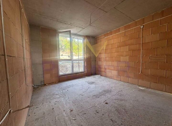 Голям тристаен апартамент с панорамна гледка, ж.к. Възраждане 3, гр. Варна -  - снимка 7 - Имоти Премиер