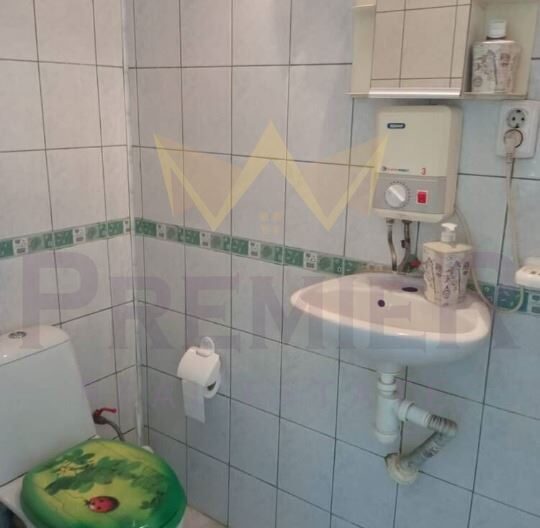 Имот с две къщи, басейн и овощна градина и басейн в живописното село Ливада -  - снимка 6 - Имоти Премиер