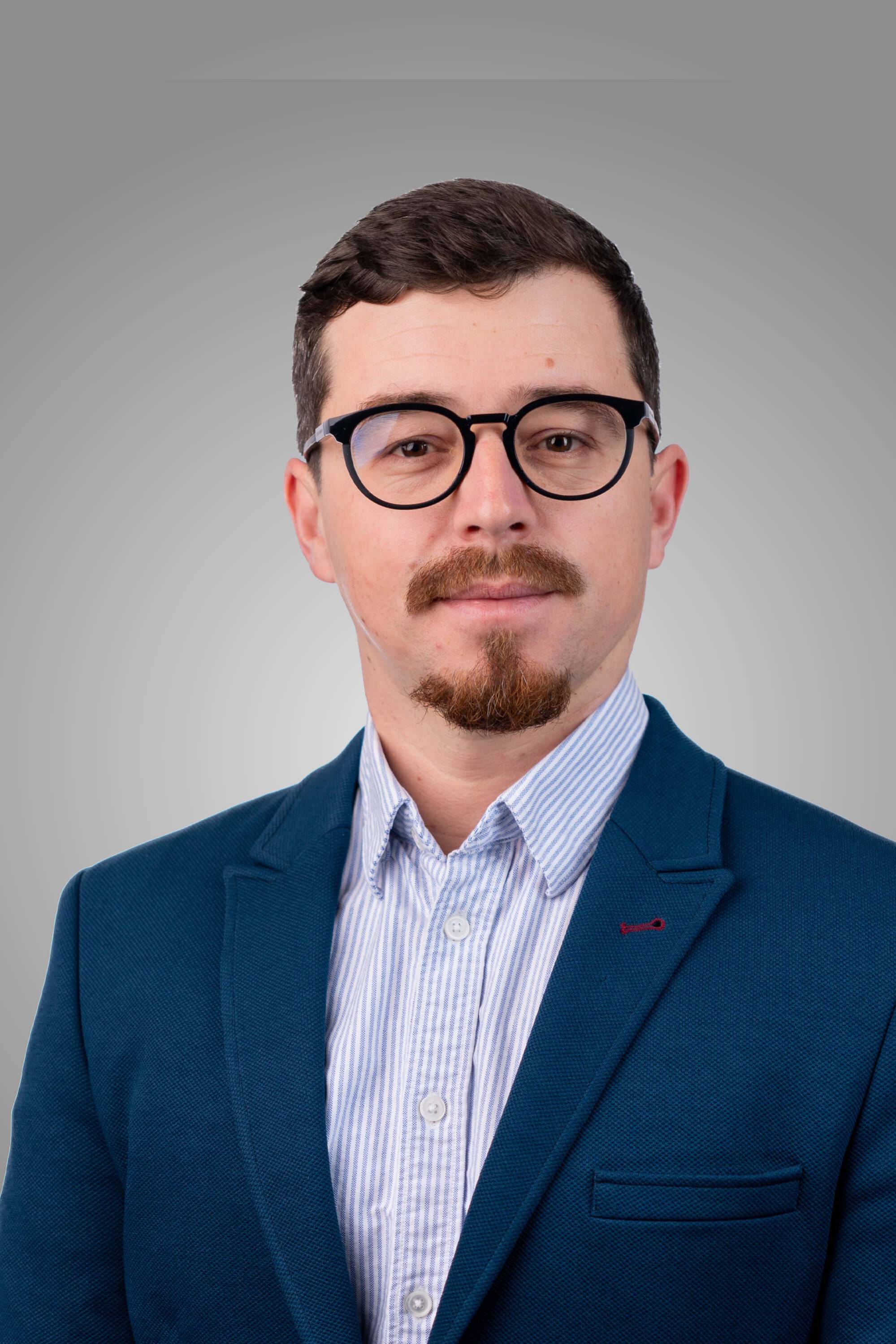 Ивелин Илиев - ИМОТИ ПРЕМИЕР - Агенция за недвижими имоти