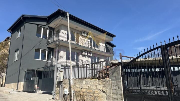 Къща 3 ет. с отделни входове в кв. Виница, гр. Варна - - снимка 10 - Имоти Премиер