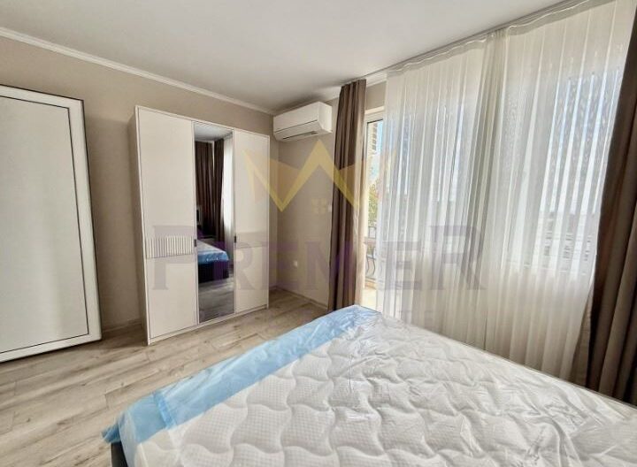 Къща 3 ет. с отделни входове в кв. Виница, гр. Варна - - снимка 4 - Имоти Премиер