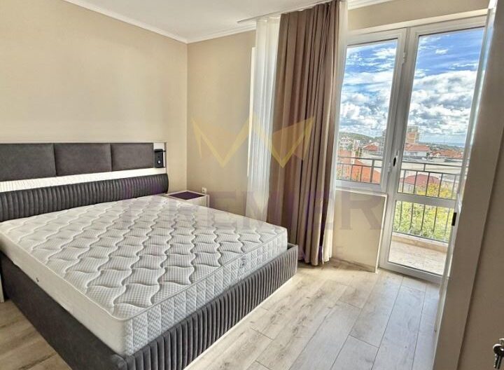 Къща 3 ет. с отделни входове в кв. Виница, гр. Варна - - снимка 5 - Имоти Премиер