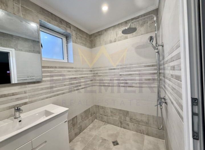 Къща 3 ет. с отделни входове в кв. Виница, гр. Варна - - снимка 8 - Имоти Премиер