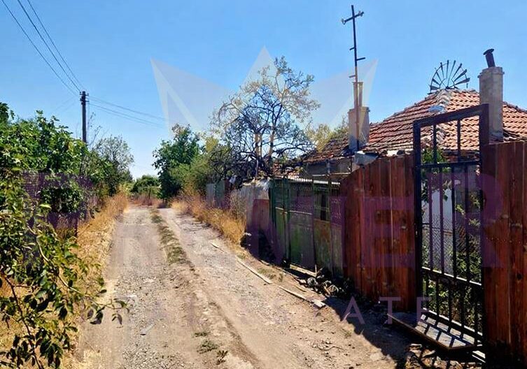 Къща кв. Банево, гр. Бургас -  - снимка 9 - Имоти Премиер