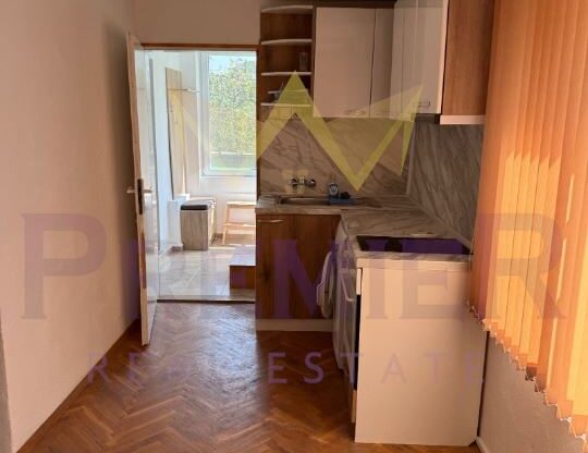 КЪЩА, М-Т СВЕТИ НИКОЛА -  - снимка 2 - Имоти Премиер