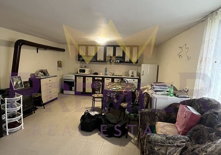 КЪЩА с двор и гараж за 2 автомобила с. Старо Оряхово -  - снимка 17 - Имоти Премиер