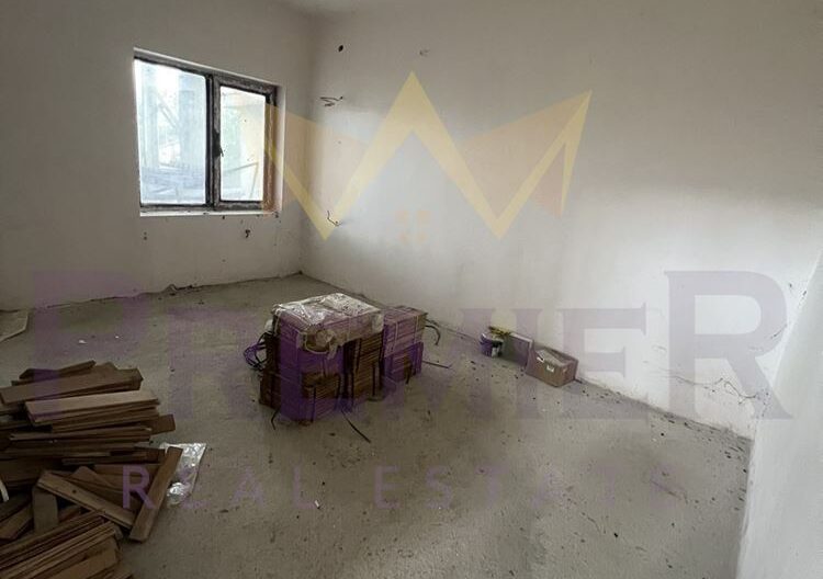 КЪЩА с двор и гараж за 2 автомобила с. Старо Оряхово -  - снимка 9 - Имоти Премиер