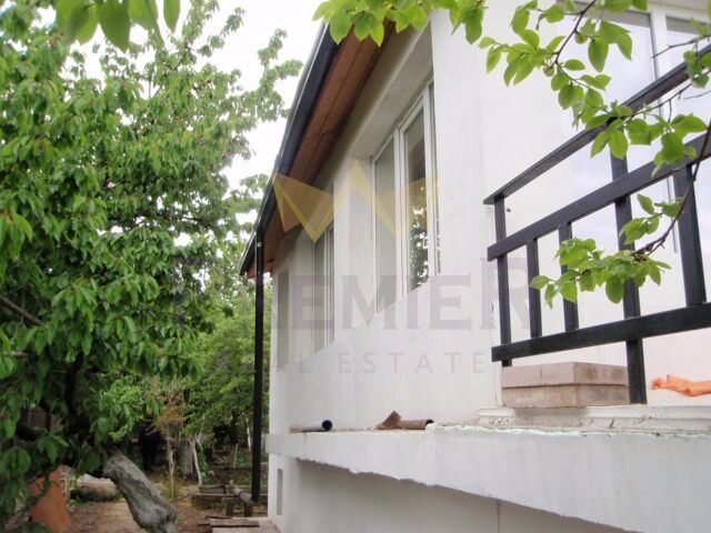 Къща с.Бенковски  – РЗП 285 –  двор 1200 кв.м. -  - снимка 12 - Имоти Премиер