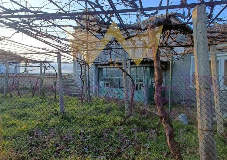 Къща в с. Брестак, област Варна -  - снимка 23 - Имоти Премиер