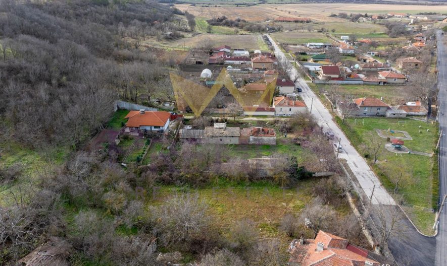 КЪЩА В ЦЕНТЪРА НА село Кипра, област Варна -  - снимка 3 - Имоти Премиер