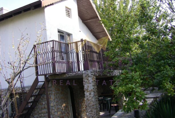 Код на имот: 1072304, Площ: 100 м<sup>2</sup> кв.м, Имоти Премиер - Цена: 81600 EUR