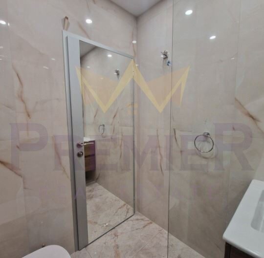 ЛУКСОЗЕН ДВУСТАЕН АПАРТАМЕНТ С ГОЛЯМА ТЕРАСА – кв. Победа - - снимка 5 - Имоти Премиер