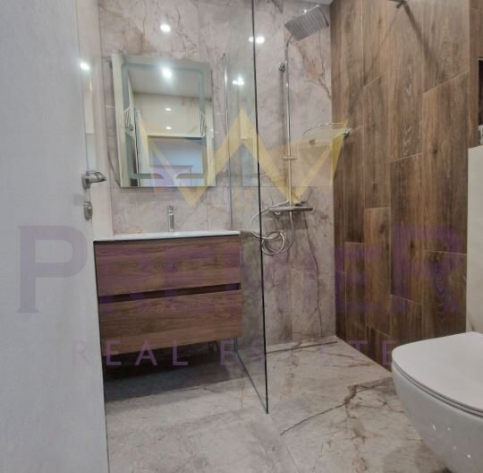 ЛУКСОЗЕН ДВУСТАЕН АПАРТАМЕНТ С ГОЛЯМА ТЕРАСА – кв. Победа - - снимка 7 - Имоти Премиер