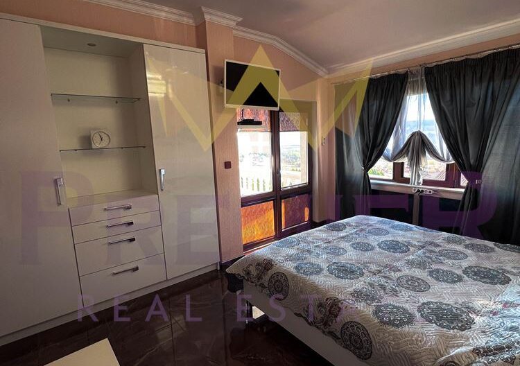 Луксозна триетажна къща в село Оброчище - - снимка 11 - Имоти Премиер