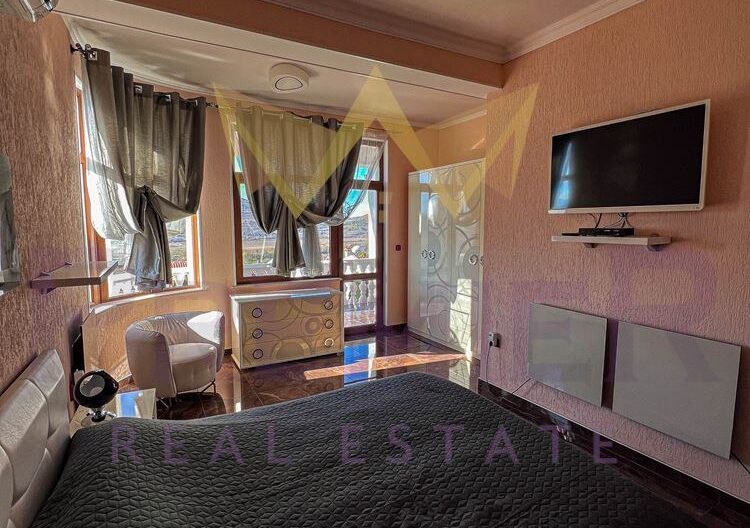 Луксозна триетажна къща в село Оброчище - - снимка 5 - Имоти Премиер