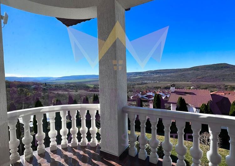 Луксозна триетажна къща в село Оброчище - - снимка 8 - Имоти Премиер