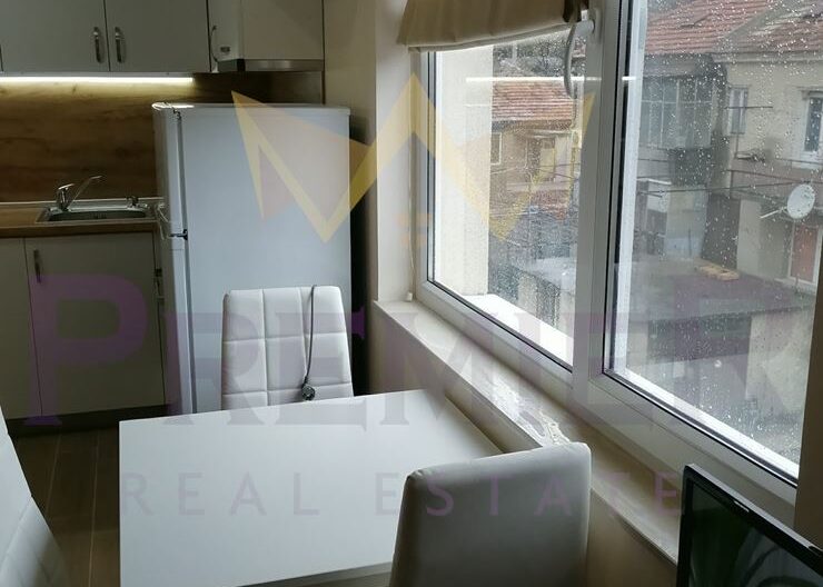 ЛУКСОЗНО ОБЗАВЕДЕН АПАРТАМЕНТ ЦВЕТЕН КВАРТАЛ -  - снимка 4 - Имоти Премиер