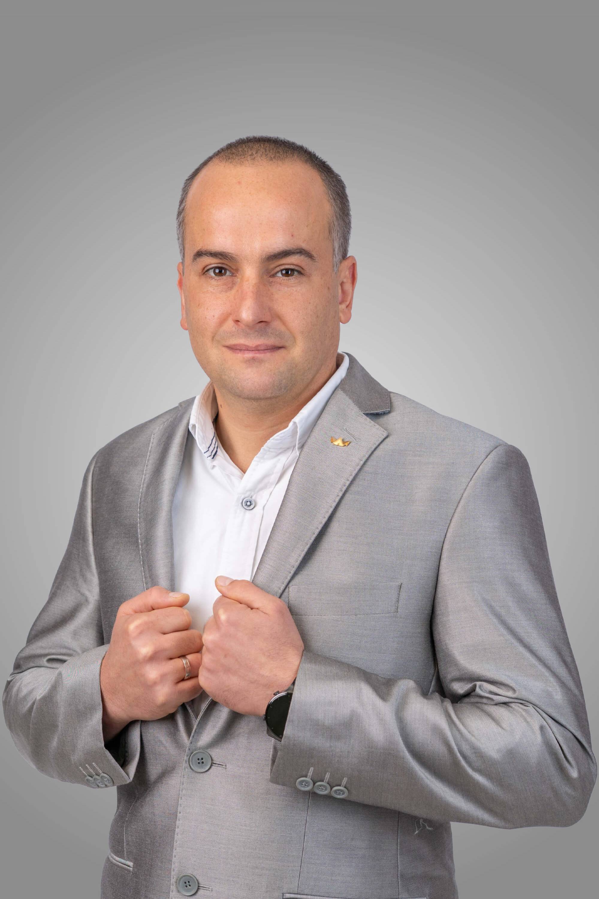 Милен Ячев - ИМОТИ ПРЕМИЕР - Агенция за недвижими имоти