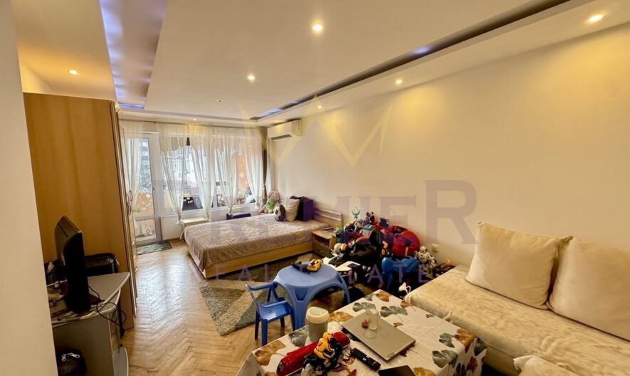 Обява за имот 1104003, Площ: 65 м<sup>2</sup>, Цена: 160000 EUR - Апартаменти Варна Младост 1