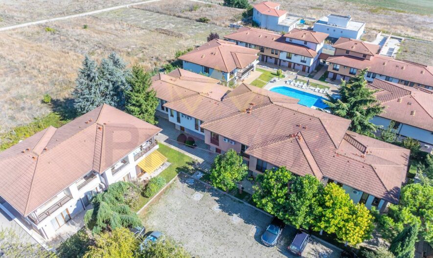 🌟 Напълно обзаведена и оборудвана триетажна къща в Harmony Hills, с. Рогачево! 🌿 -  - снимка 17 - Имоти Премиер