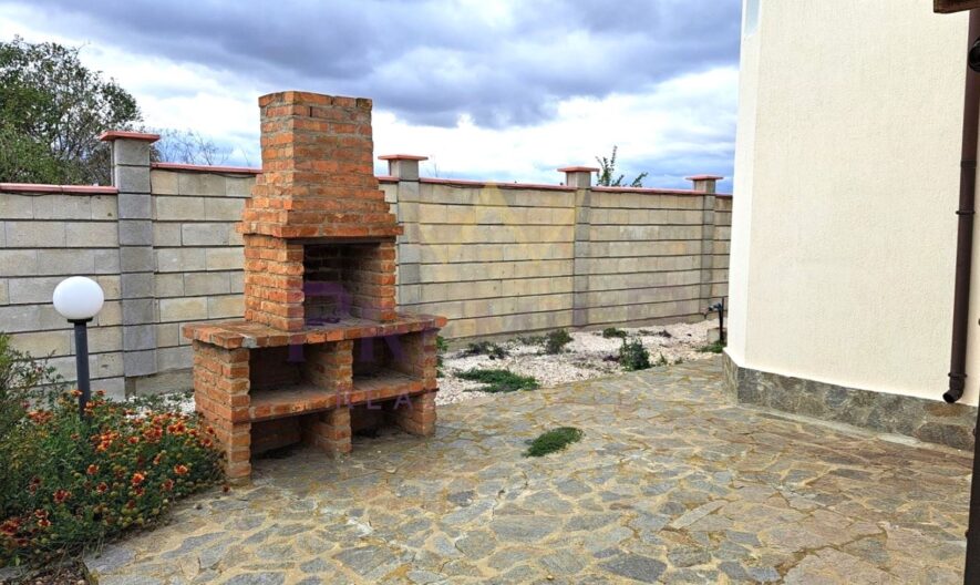 Нова двуетажна къща с голям двор и басейн в с. Славеево, близо до гр. Добрич -  - снимка 14 - Имоти Премиер