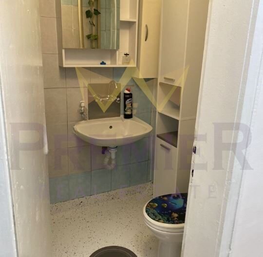 Обзаведен двустаен апартамент в кв.Захарна фабрика - - снимка 13 - Имоти Премиер