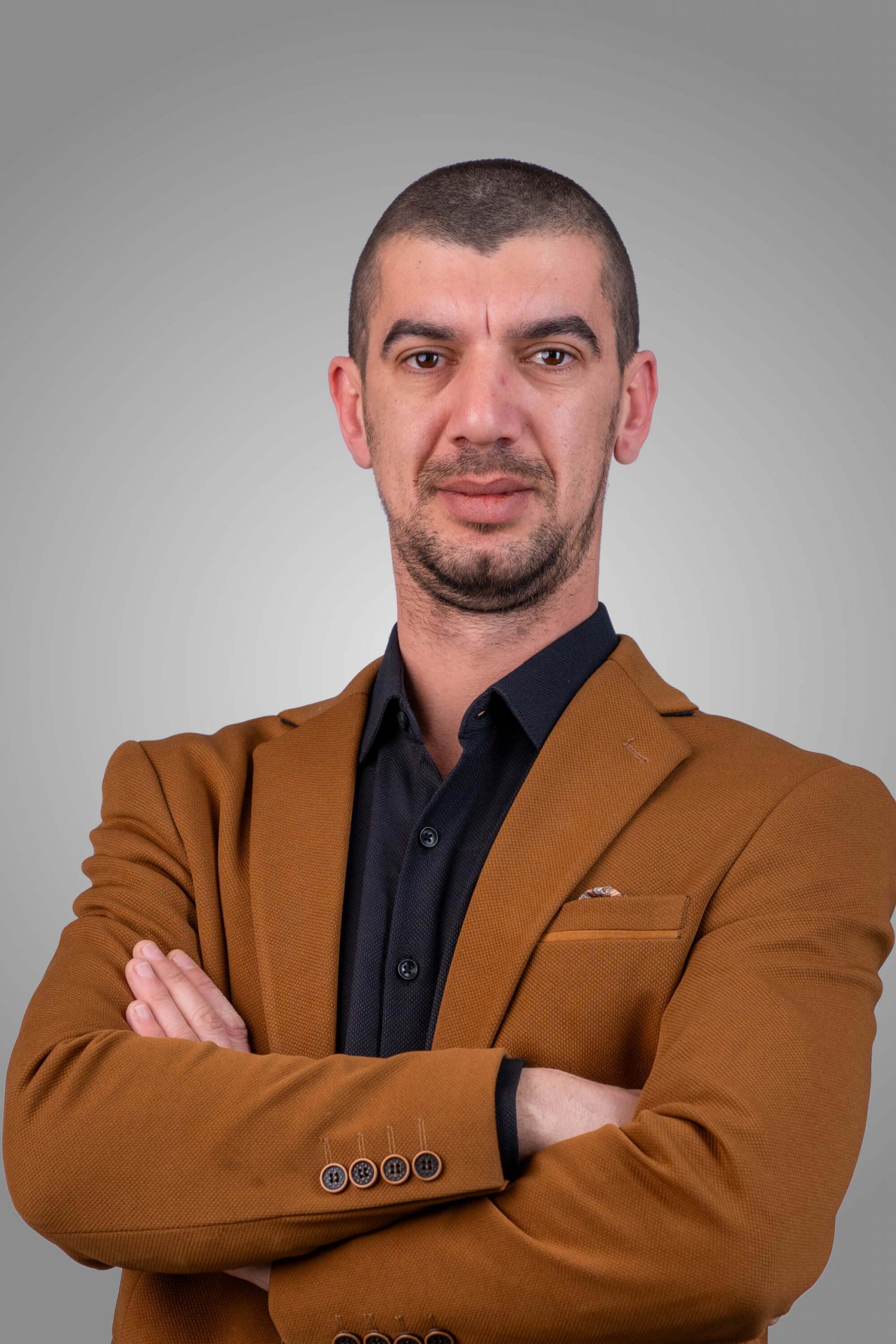 Петър Петров - ИМОТИ ПРЕМИЕР - Агенция за недвижими имоти