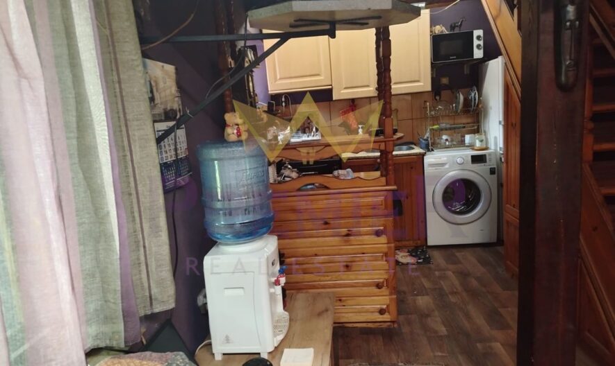 Практична къща (два апартамента с отделни входове) с просторен двор и изключителна локация в с. Котленци, обл. Добрич - - снимка 20 - Имоти Премиер