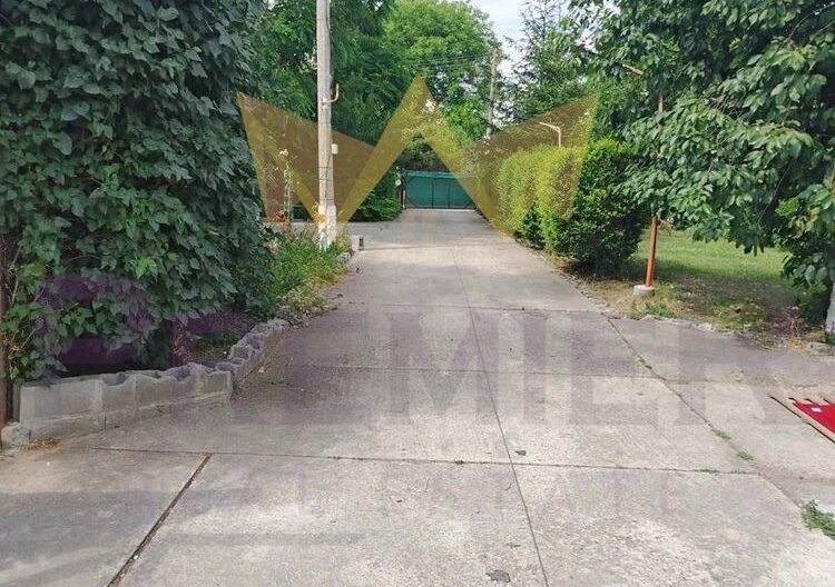 Практична къща (два апартамента с отделни входове) с просторен двор и изключителна локация в с. Котленци, обл. Добрич - - снимка 21 - Имоти Премиер