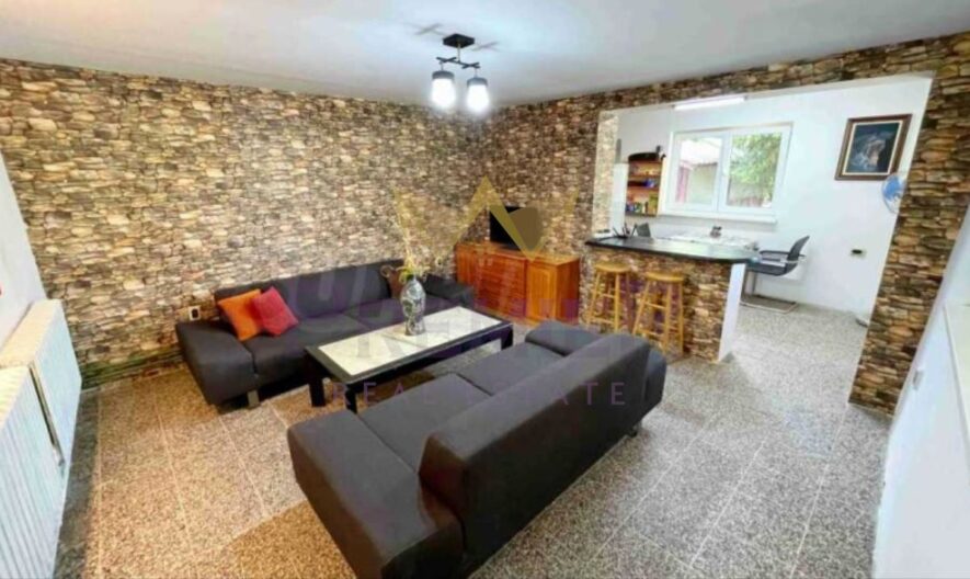 Практична къща (два апартамента с отделни входове) с просторен двор и изключителна локация в с. Котленци, обл. Добрич - - снимка 7 - Имоти Премиер