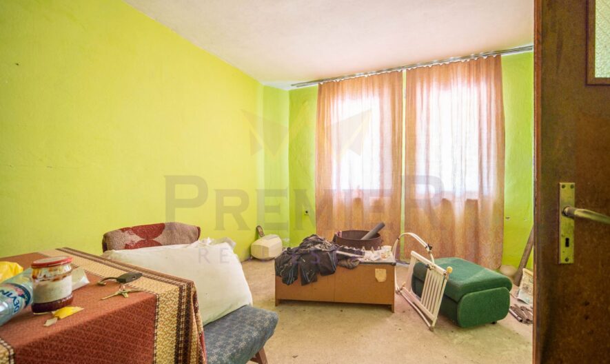ПРОДАВАТ СЕ ДВЕ КЪЩИ В С.ЛИВАДА -  - снимка 15 - Имоти Премиер
