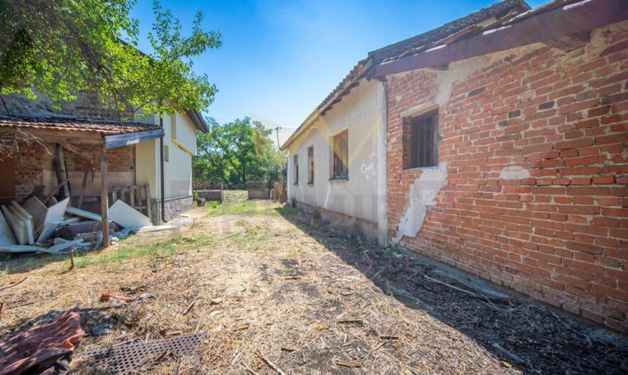 ПРОДАВАТ СЕ ДВЕ КЪЩИ В С.ЛИВАДА -  - снимка 16 - Имоти Премиер