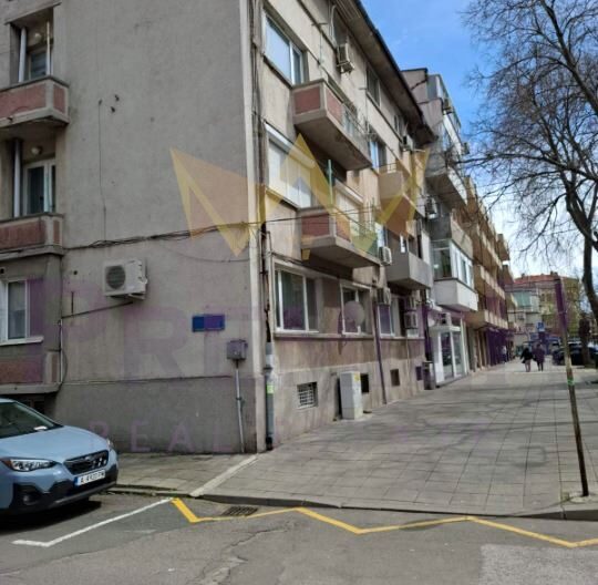 Просторен 3-стаен апартамент с допълнителни помещения -  - снимка 9 - Имоти Премиер